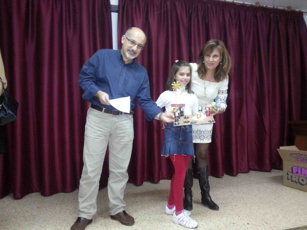 Belen Andrea recibiendo el premio.