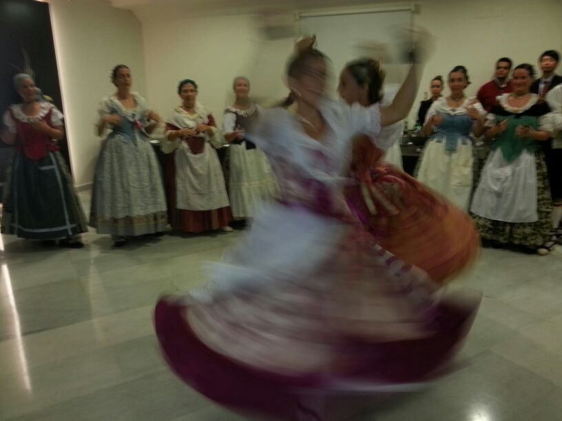 Traditional valencian dances by "Danses d´Albalat"